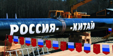 Китай активно покупает нефть в России