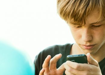 Россияне вербуют детей через мобильные игры