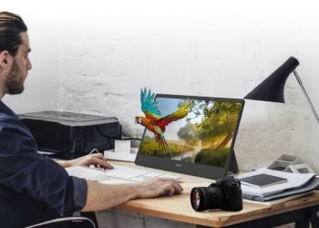 Монитор, превращающий плоское изображение в 3D