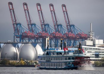 Евросоюз перенес ввод санкций против России