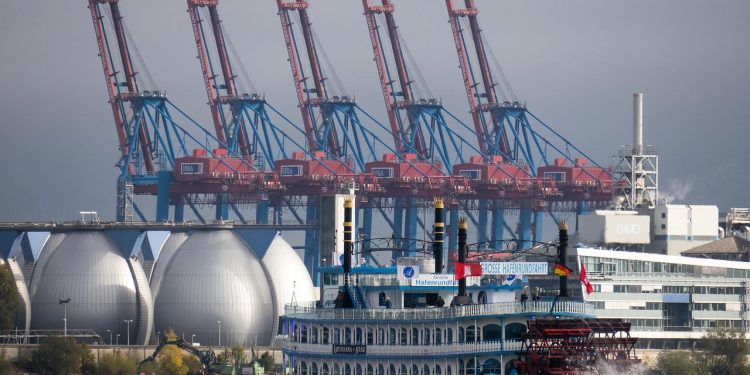 Евросоюз перенес ввод санкций против России