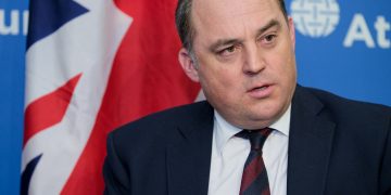 МинОбороны Великобритании назвал Путина нацистом