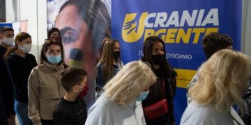 Где и как устроиться на работу украинским беженцам