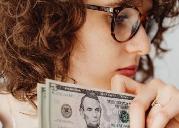 НБУ разрешил банкам устанавливать рыночный курс для наличной валюты