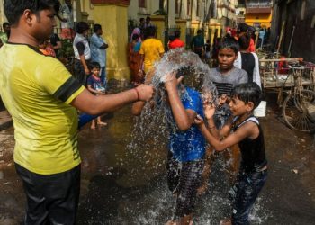 Индию накрыла аномальная жара
