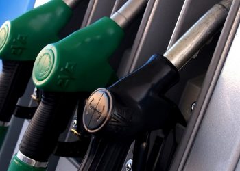 На рынок поступает дополнительное топливо