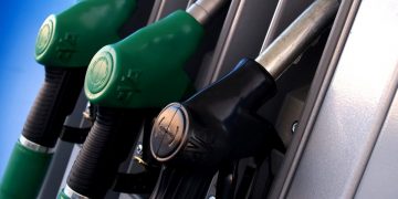 На рынок поступает дополнительное топливо