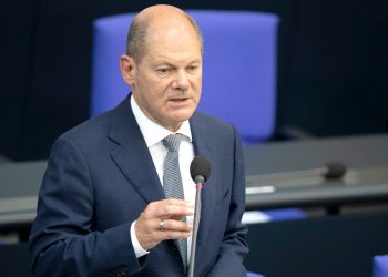 Шольц призвал к полной изоляции России