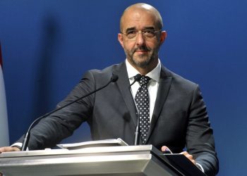 Венгрия наложит вето на эмбарго на нефть