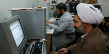 Спецслужбы Ирана угрожают модераторам “Инстаграма”