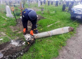 Спасатели просят не посещать кладбища