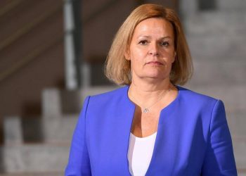 Жителям Германии советуют сделать запас продуктов