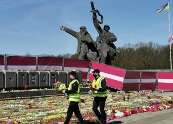 В Латвии снесут памятник Освободителям Риги