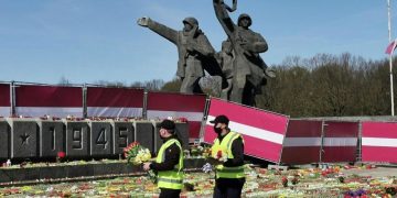 В Латвии снесут памятник Освободителям Риги