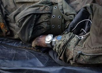 Армия РФ оставила трупы своих военных — вороны съели их глаза