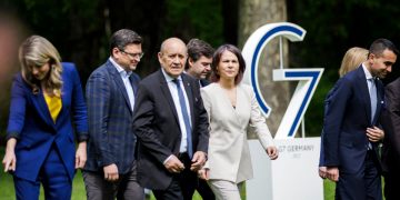 Китай призвали не подрывать санкции против РФ