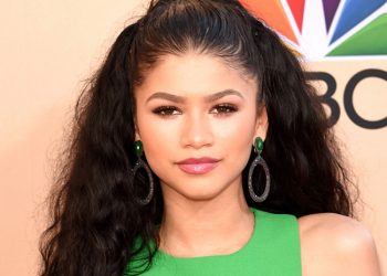 Как выглядела в детстве Зендая