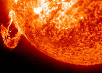 Солнце выпустило торнадо размером с Землю