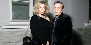 Невзоров с женой получили гражданство Украины