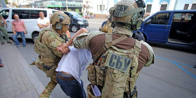 На донбассе задержали корректировщицу огня