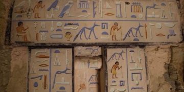 Археологи нашли дверь в “загробный мир”