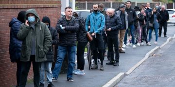 Как украинцы переводят деньги из-за границы