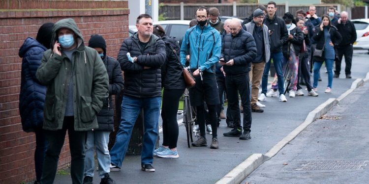 Как украинцы переводят деньги из-за границы