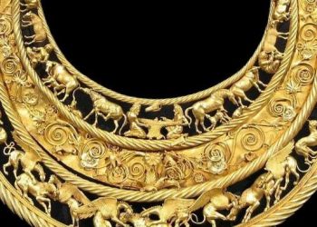 РФ проводит операцию по вывозу артефактов