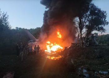 В Рязанской области РФ разбился военный самолет