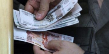 Россия находится в считанных часах от дефолта