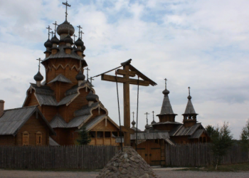 Сгорел до тла скит в Святогорской лавре