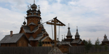 Сгорел до тла скит в Святогорской лавре