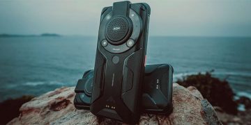 Первый ударопрочный смартфон с тепловизионной камерой