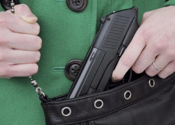 В США усилят контроль над огнестрельным оружием