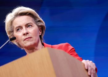 Еврокомиссия предоставит Украине статус кандидата в ЕС