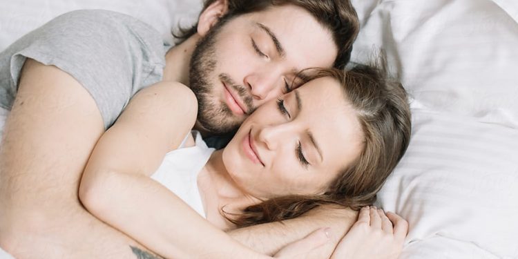 Сон в компании имеет неожиданные преимущества