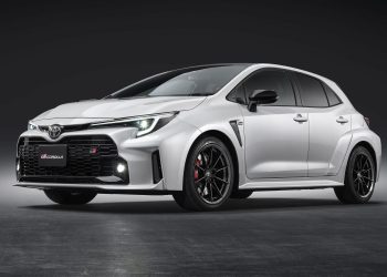 Самая эксклюзивная Toyota Corolla с карбоновой крышей