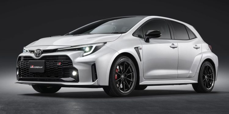 Самая эксклюзивная Toyota Corolla с карбоновой крышей