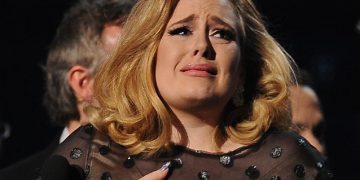 На Адель сильно разгневались фанаты