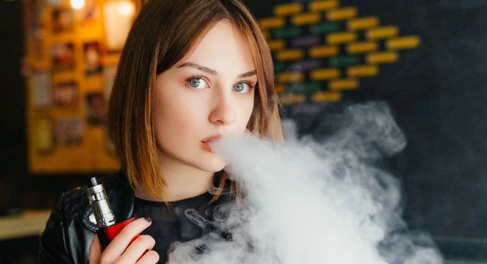 В Украине запретили электронные сигареты!