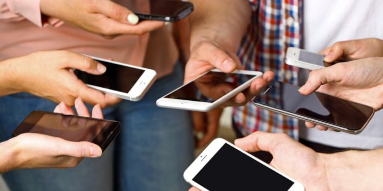 Киевстар позволил украинцам общаться бесплатно