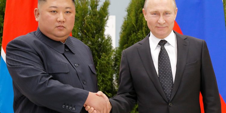 Ким Чен Ын поздравил Путина с Днем России