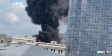 В российской Уфе горит новое здание