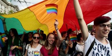 Петиция о легализации однополых браков набрала 25 тысяч голосов