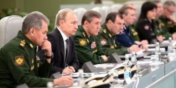 Два возможных сценария смены власти в России