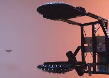 Робот, умеющий строить с помощью левитации