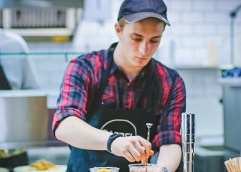 Где в Украине летом легче трудоустроиться