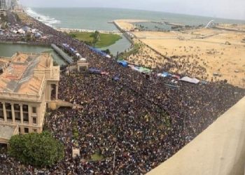 На Шри-Ланке протестующие взяли штурмом дворец президента