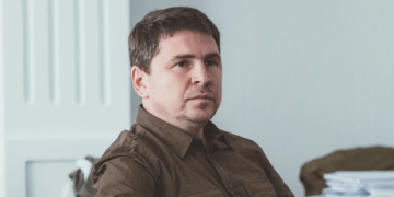 Подоляк ответил на угрозы Медведева