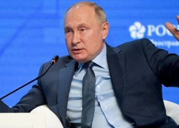 Путин объявил о поставках гиперзвуковых ракет